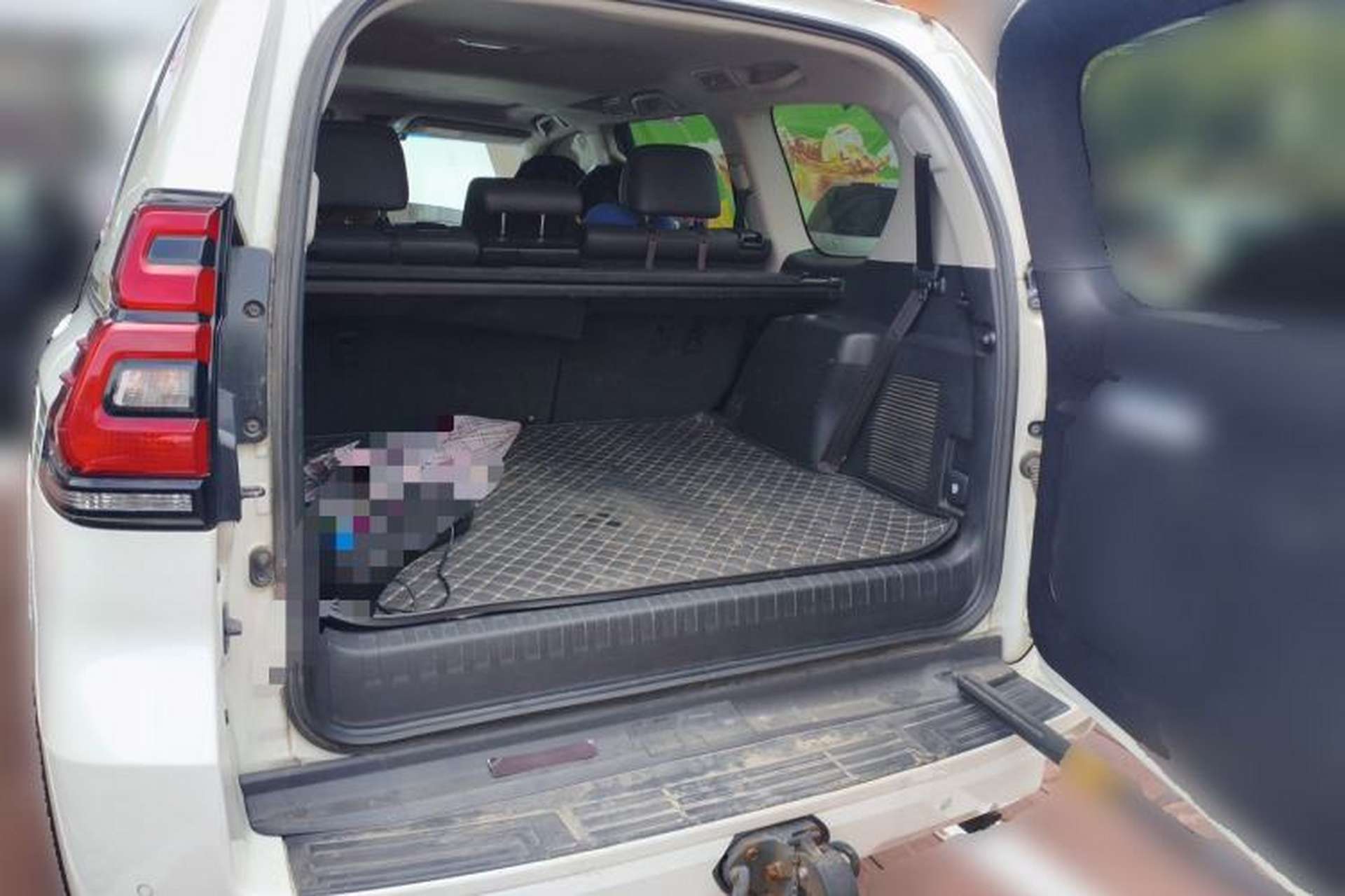 Used Toyota Prado 2018 3.5L Automatic TX-L with Rear-Mounted Spare Tire Trunk