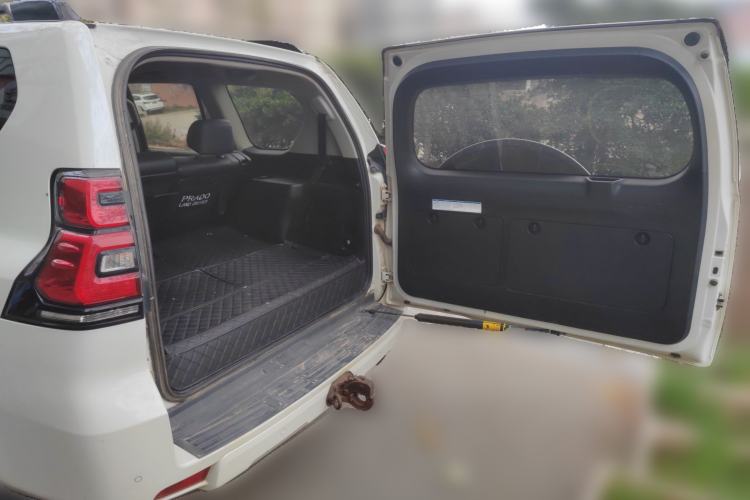 Used Toyota Prado 2018 3.5L Automatic TX-L with Rear-Mounted Spare Tire Trunk