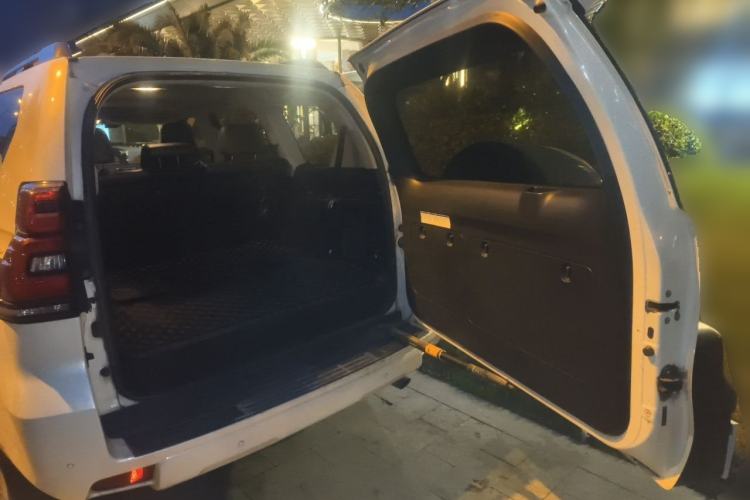 Used Toyota Prado 2018 3.5L Automatic TX-L with Rear-Mounted Spare Tire Trunk