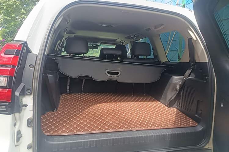 Used Toyota Prado 2018 3.5L Automatic TX Trunk