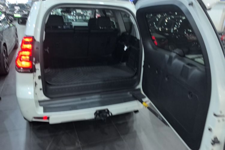 Used Toyota Prado 2018 3.5L Automatic TX-L Trunk