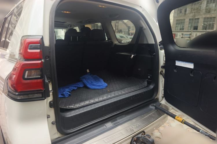 Used Toyota Prado 2018 3.5L Automatic TX-L with Rear-Mounted Spare Tire Trunk