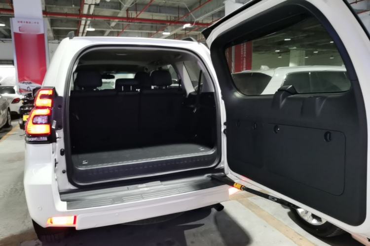 Used Toyota Prado 2018 3.5L Automatic TX Trunk