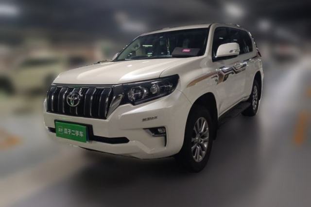 Ojetý Toyota Prado Toyota Prado, 2018 model, 4.0-liter engine, seven-seater, automatic transmission (parallel import)