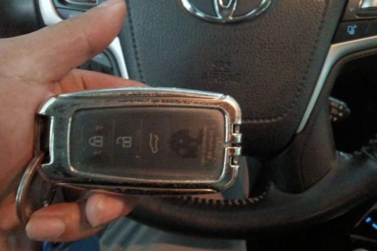 Used Toyota Prado 2018 3.5L Automatic TX-L Vehicle Key