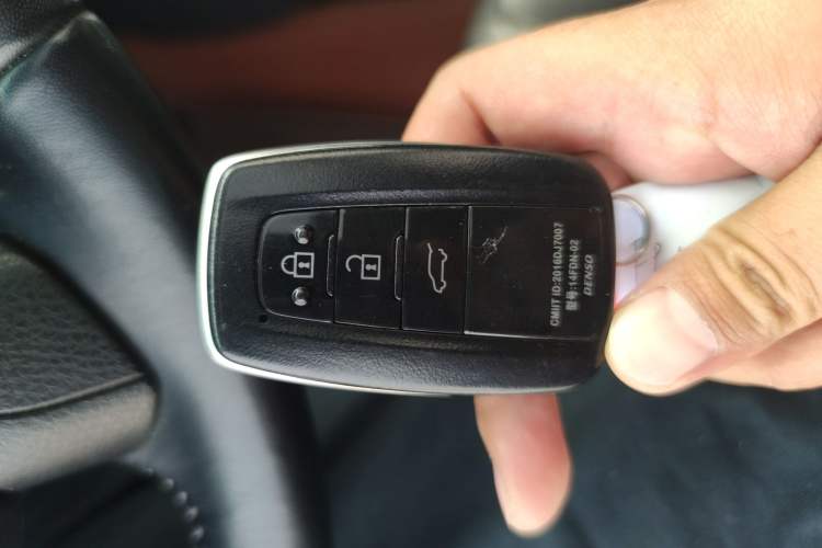 Used Toyota Prado 2018 3.5L Automatic TX-L Vehicle Key