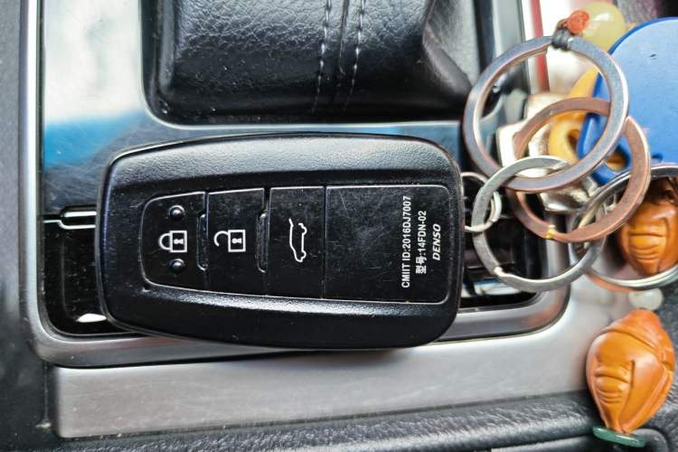 Used Toyota Prado 2018 3.5L Automatic TX-L Vehicle Key