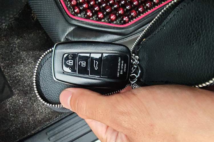 Used Toyota Prado 2018 3.5L Automatic TX-L Vehicle Key