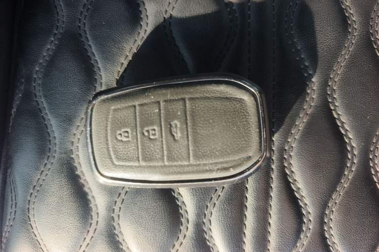 Used Toyota Prado 2018 3.5L Automatic TX-L NAVI Vehicle Key