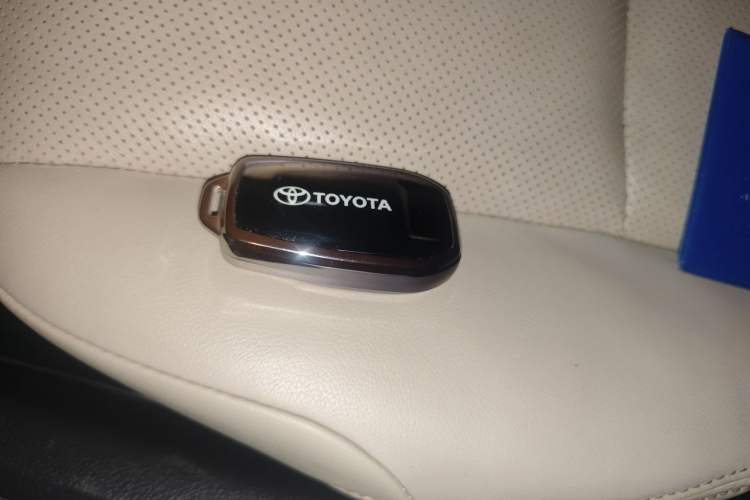 Used Toyota Prado 2018 3.5L Automatic TX-L Vehicle Key