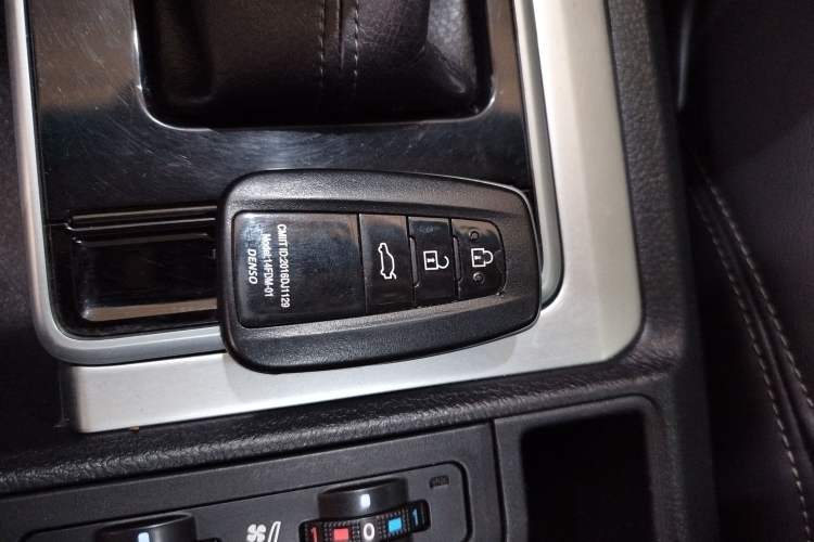 Used Toyota Prado 2018 3.5L Automatic TX-L with Rear-Mounted Spare Tire Vehicle Key