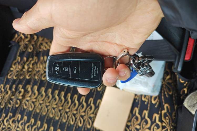 Used Toyota Prado 2018 3.5L Automatic TX-L Vehicle Key