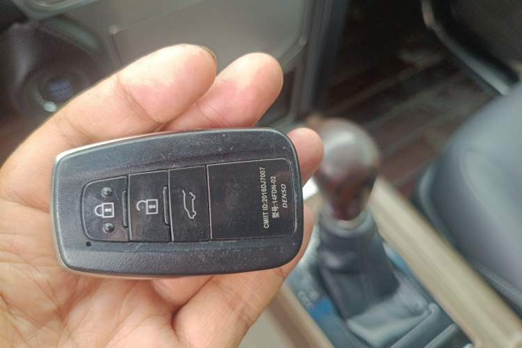 Used Toyota Prado 2018 3.5L Automatic TX-L Vehicle Key