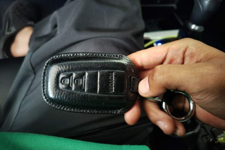 Used Toyota Prado 2018 3.5L Automatic SX Vehicle Key