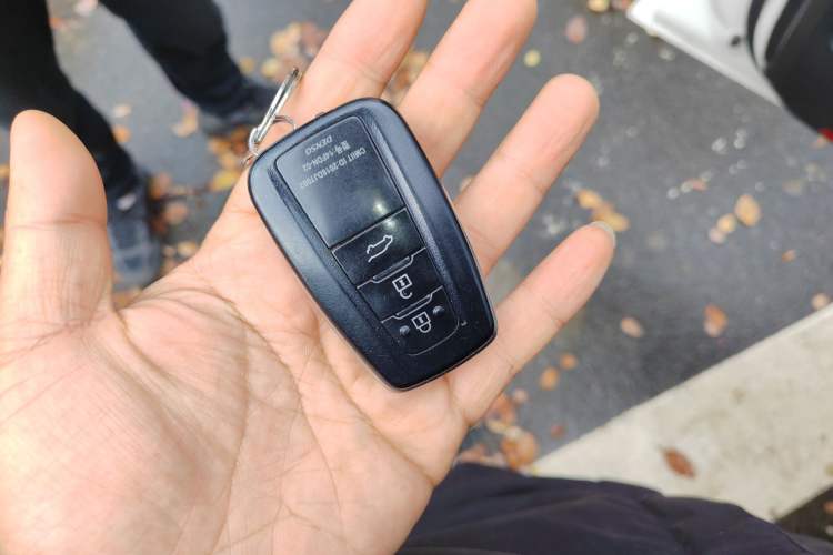 Used Toyota Prado 2018 3.5L Automatic TX-L Vehicle Key