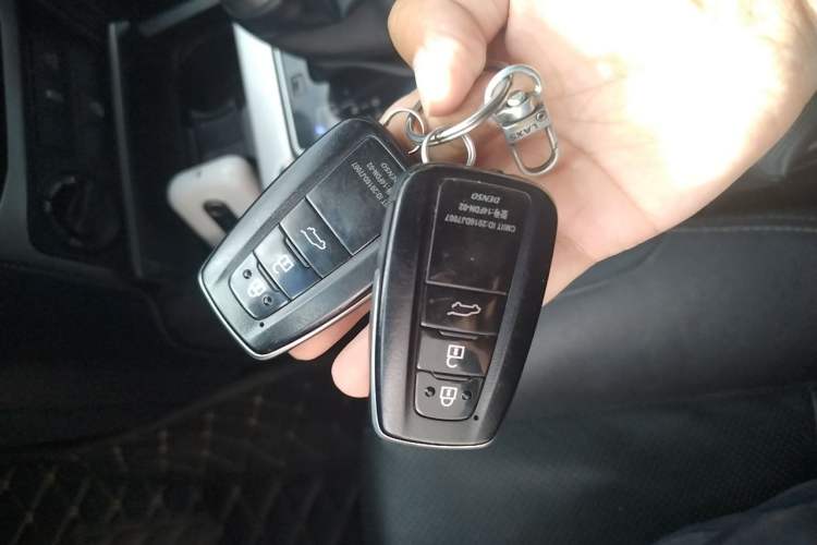 Used Toyota Prado 2018 3.5L Automatic TX-L Vehicle Key