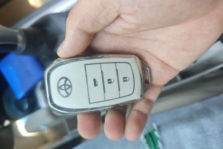 Used Toyota Prado 2018 3.5L Automatic TX-L Vehicle Key