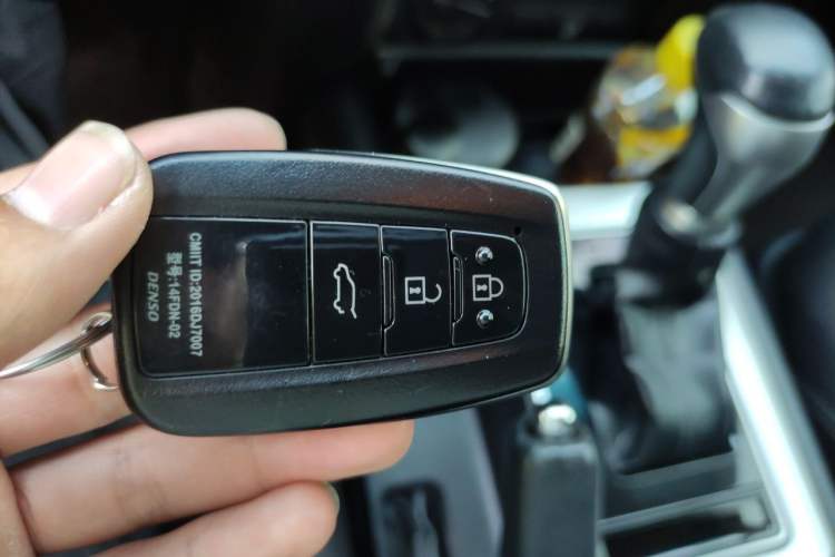 Used Toyota Prado 2018 3.5L Automatic TX-L Vehicle Key