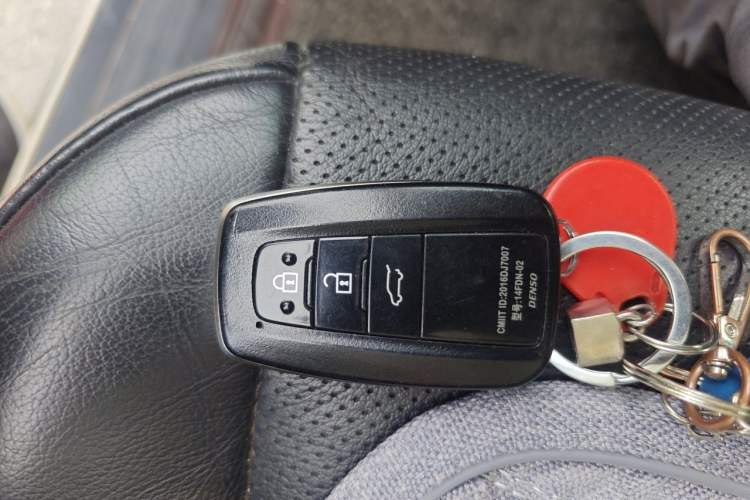 Used Toyota Prado 2018 3.5L Automatic TX-L NAVI Vehicle Key