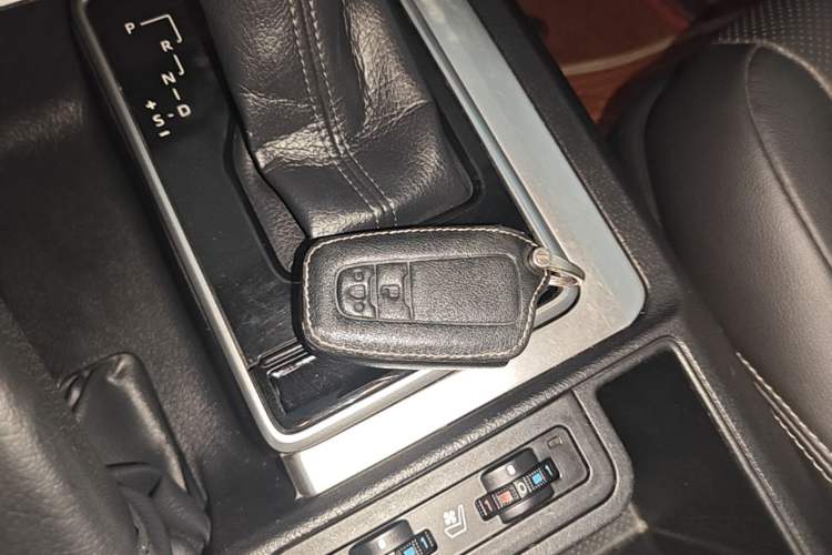 Used Toyota Prado 2018 3.5L Automatic TX-L NAVI with Rear-Mounted Spare Tire Vehicle Key