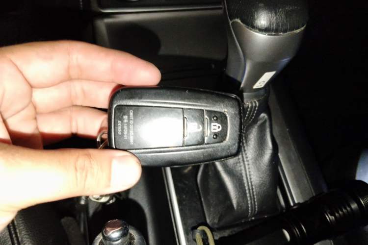 Used Toyota Prado 2018 3.5L Automatic VX with Rear-Mounted Spare Tire Vehicle Key