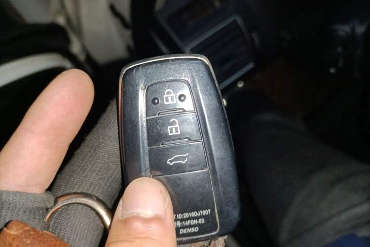 Used Toyota Prado 2018 3.5L Automatic TX-L Vehicle Key