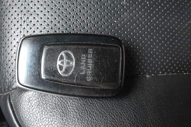 Used Toyota Prado 2018 3.5L Automatic TX-L Vehicle Key