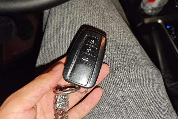 Used Toyota Prado 2018 3.5L Automatic TX-L NAVI Vehicle Key
