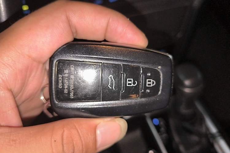 Used Toyota Prado 2018 3.5L Automatic TX-L Vehicle Key