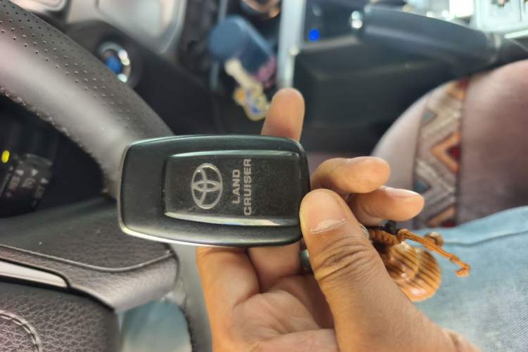 Used Toyota Prado 2018 3.5L Automatic TX-L Vehicle Key