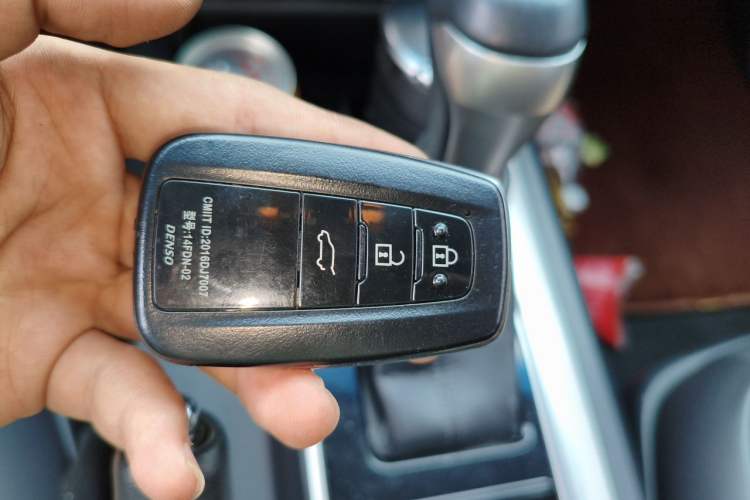 Used Toyota Prado 2018 3.5L Automatic TX-L Vehicle Key