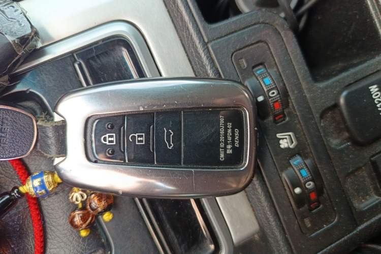 Used Toyota Prado 2018 3.5L Automatic TX-L Vehicle Key