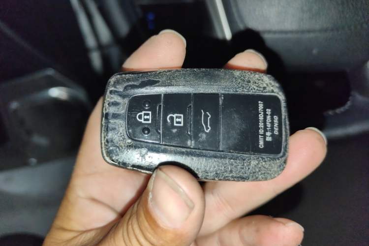Used Toyota Prado 2018 3.5L Automatic TX-L Vehicle Key