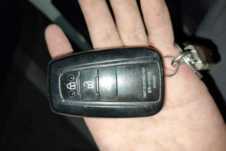 Used Toyota Prado 2018 3.5L Automatic TX-L Vehicle Key