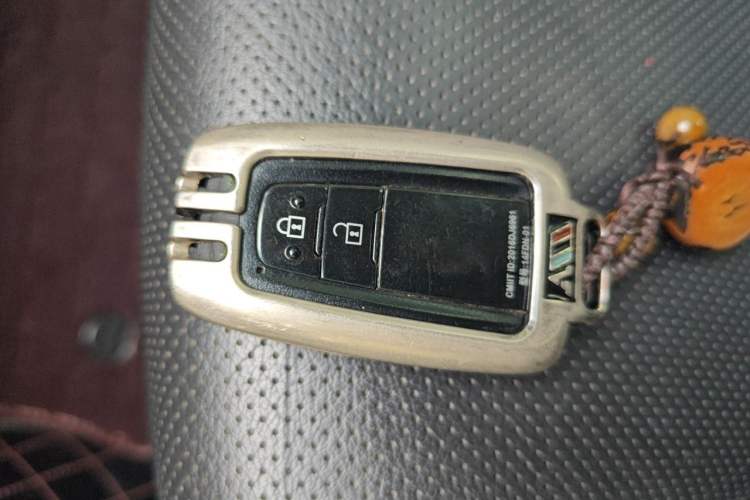 Used Toyota Prado 2018 3.5L Automatic TX-L NAVI with Rear-Mounted Spare Tire Vehicle Key