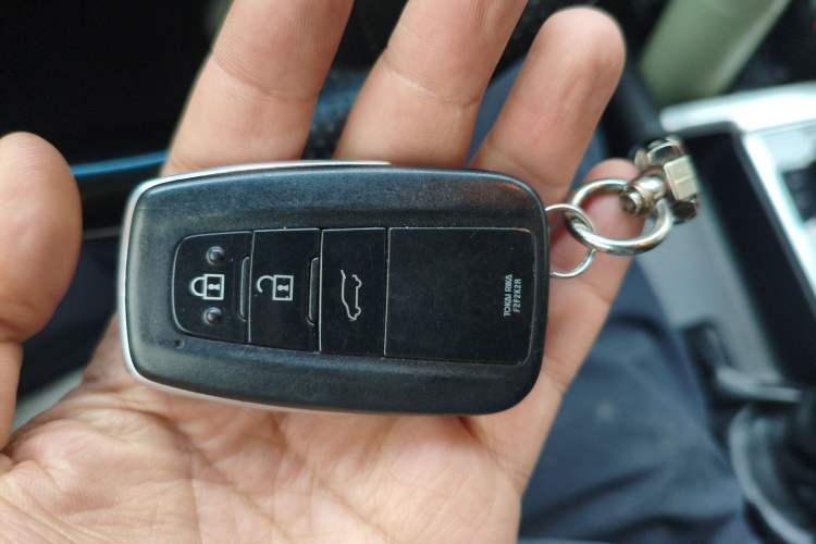 Used Toyota Prado 2018 3.5L Automatic TX Vehicle Key