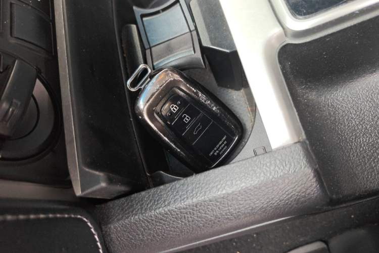 Used Toyota Prado 2018 3.5L Automatic TX-L Vehicle Key