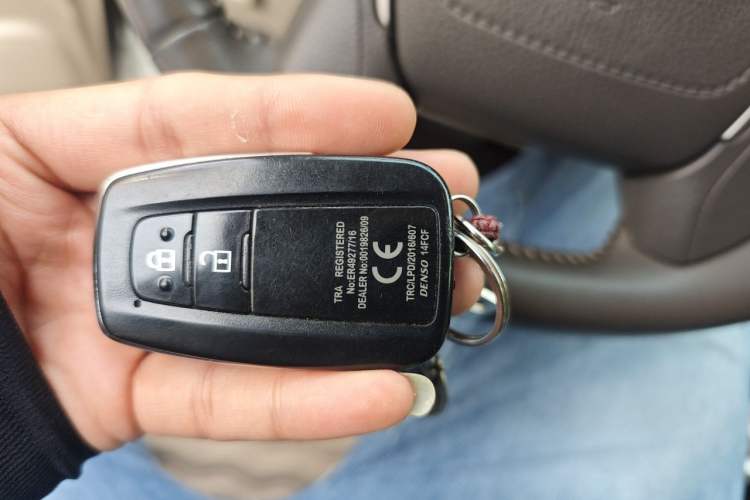 Used Toyota Prado 2018 4.0L TXL Nine Airbags External Mount – Middle East Version Vehicle Key