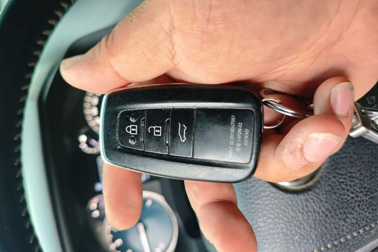Used Toyota Prado 2018 3.5L Automatic TX-L NAVI Vehicle Key