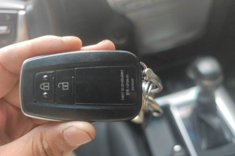 Used Toyota Prado 2018 3.5L Automatic TX-L with Rear-Mounted Spare Tire Vehicle Key