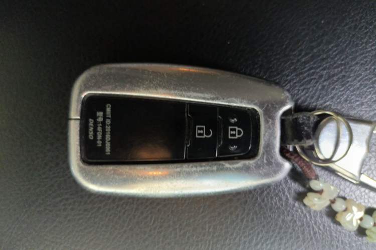 Used Toyota Prado 2018 3.5L Automatic TX-L NAVI with Rear-Mounted Spare Tire Vehicle Key