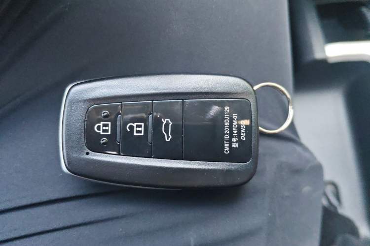 Used Toyota Prado 2018 3.5L Automatic TX-L Vehicle Key