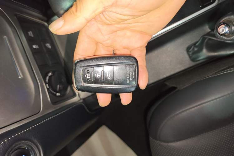 Used Toyota Prado 2018 3.5L Automatic TX-L Vehicle Key