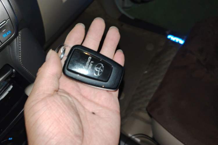 Used Toyota Prado 2018 3.5L Automatic TX Vehicle Key