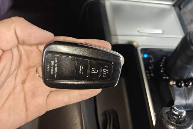 Used Toyota Prado 2018 3.5L Automatic TX-L NAVI Vehicle Key