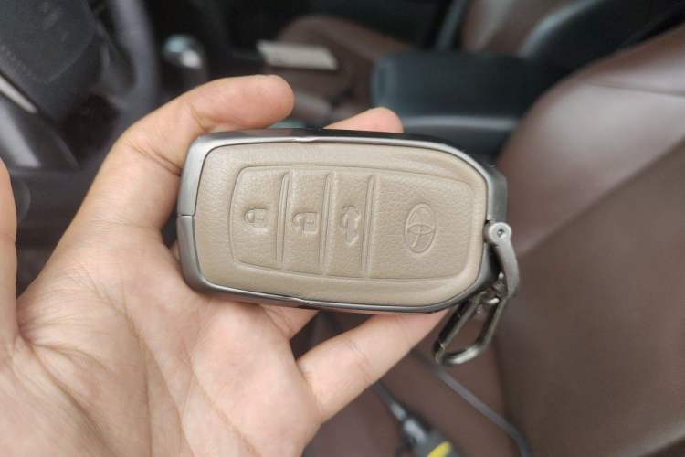 Used Toyota Prado 2018 3.5L Automatic TX-L NAVI Vehicle Key