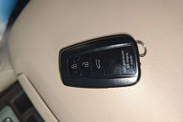Used Toyota Prado 2018 3.5L Automatic TX-L NAVI Vehicle Key