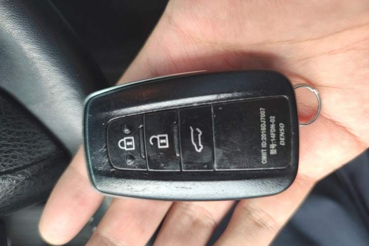 Used Toyota Prado 2018 3.5L Automatic TX-L Vehicle Key