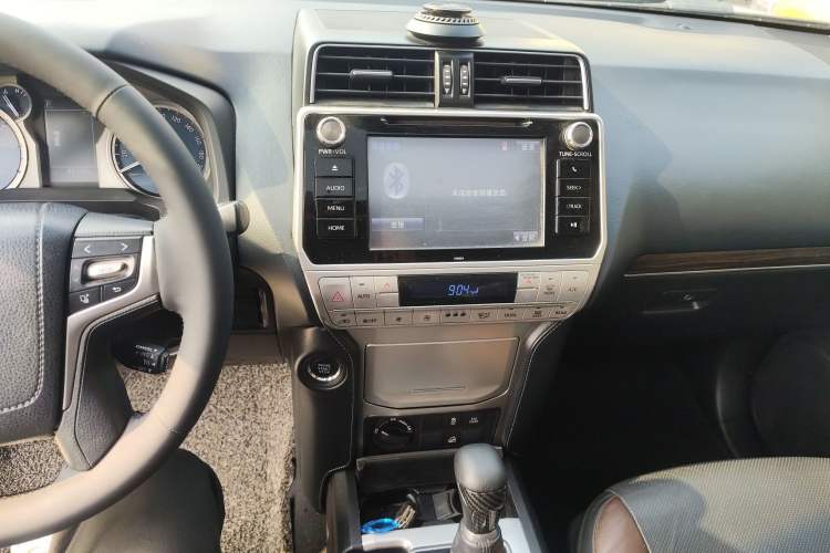 Used Toyota Prado 2019 3.5L Automatic TX-L Deluxe Edition with Rear-Mounted Spare Tire Audio And AC Panel