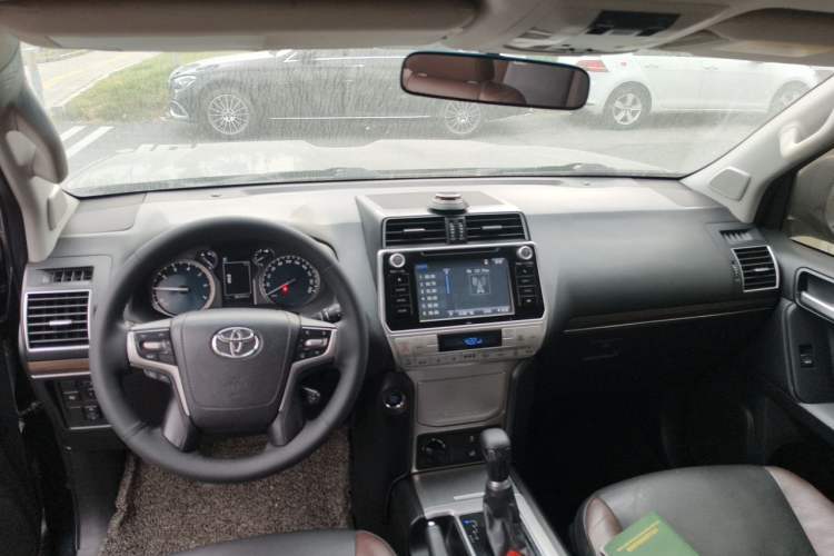 Used Toyota Prado 2019 3.5L Automatic TX-L Deluxe Edition with Rear-Mounted Spare Tire Center Console